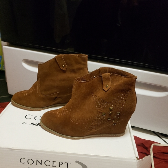 NAUGHTY MONKEY SUEDE HIDDEN HEEL WEDGE WESTERN STYLE ANKLE BOOT/SZ.8/SNWOT - Picture 5 of 12